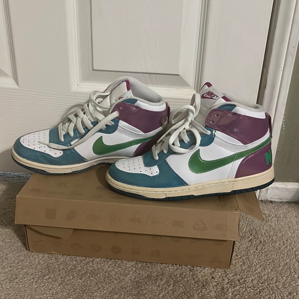 7Y Nike shoes blue purple green